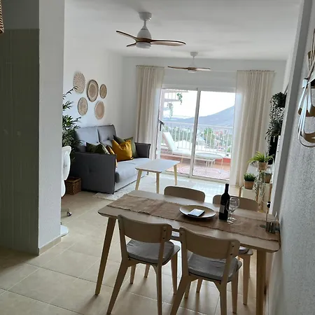 Cozy Two-bedrooms With Big Terrace And Ocean View - By Tenerifehints Apartamento Chayofa